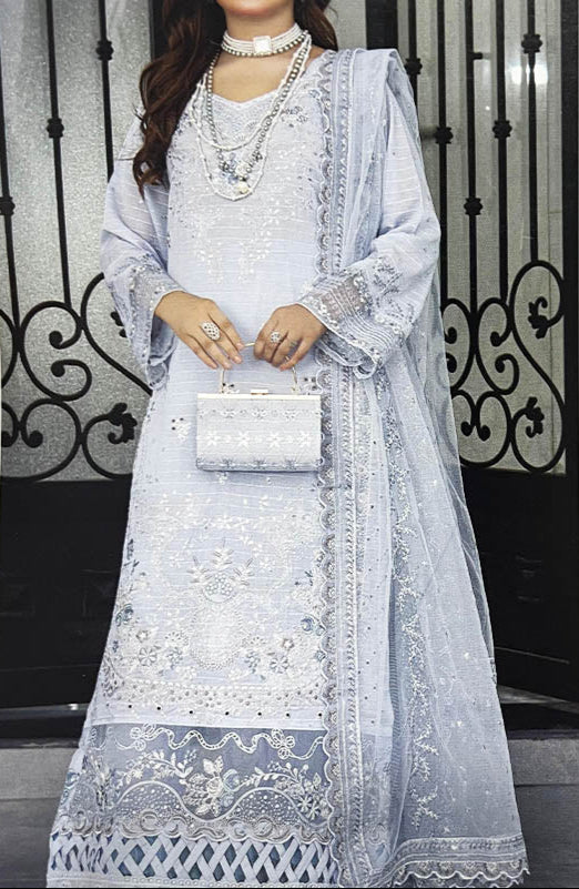 3PC Unstitched Lawn With Complimentary Clutch