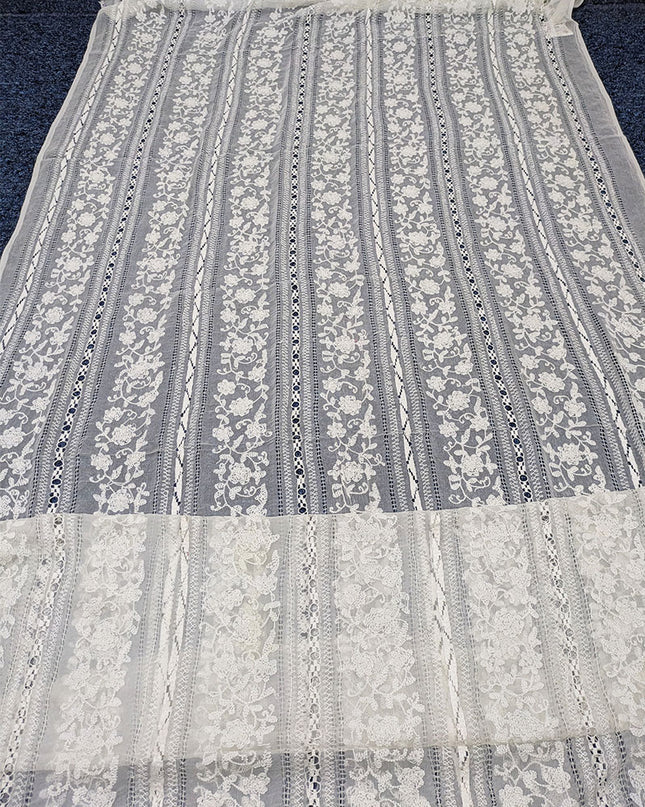 Dyeable Pure China Crinkle with Pakka Tanka + Tarkashi Work Dupatta