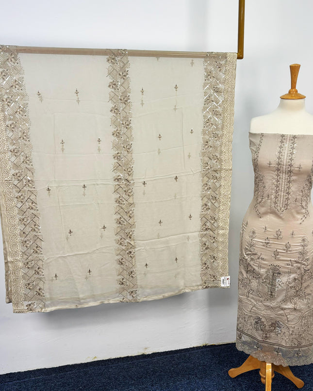 Fancy Exclusive Embroidered Lawn With Organza Patches & Chiffon Dupatta