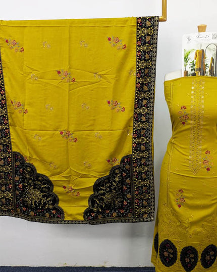 Embroidered Dhanak With Tilla Velvet Motive Work 3PC Unstitched - Komal