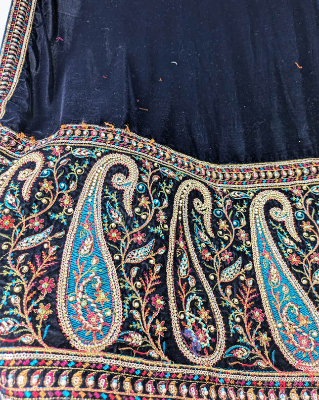 Premium Bareeza Style Velvet Shawl (Ready To Wear)