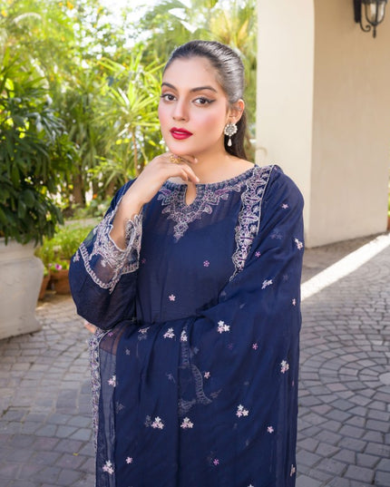 Embroidered Lawn with Heavy Embroidered Crinkle Dupatta - Manizay (Gull Nayab)