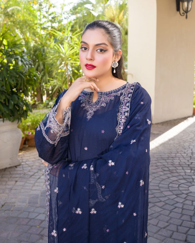 Embroidered Lawn with Heavy Embroidered Crinkle Dupatta - Manizay (Gull Nayab)