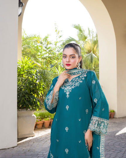 Embroidered Lawn with Heavy Embroidered Crinkle Dupatta - Manizay (Gull Nayab)