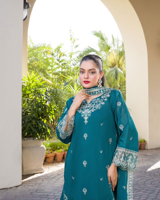 Embroidered Lawn with Heavy Embroidered Crinkle Dupatta - Manizay (Gull Nayab)
