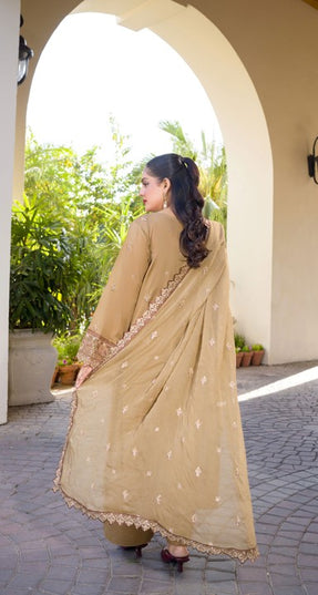 Embroidered Lawn with Heavy Embroidered Crinkle Dupatta - Manizay (Gull Nayab)