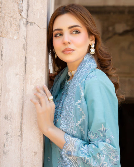 Embroidered Self Jaquard Lawn + Crinkle Chiffon Dupatta - Mah e Rooh (Floral Atelier)