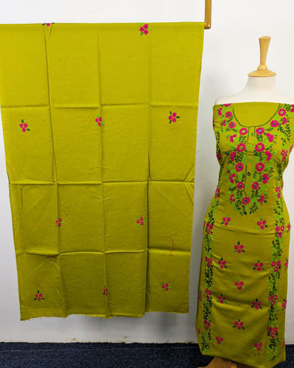 Lawn with Handmade Multicolor Pakka Tanka + Mirror Work 3Pc Unstitched